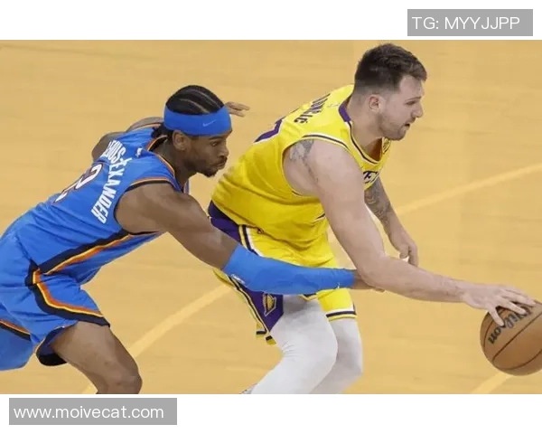 球星赛前传球热身精彩瞬间 揭秘球员如何调整状态迎接比赛