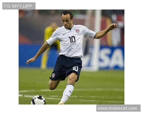 足球巨星之子崭露头角 继承父亲天赋成为新一代足球希望之星